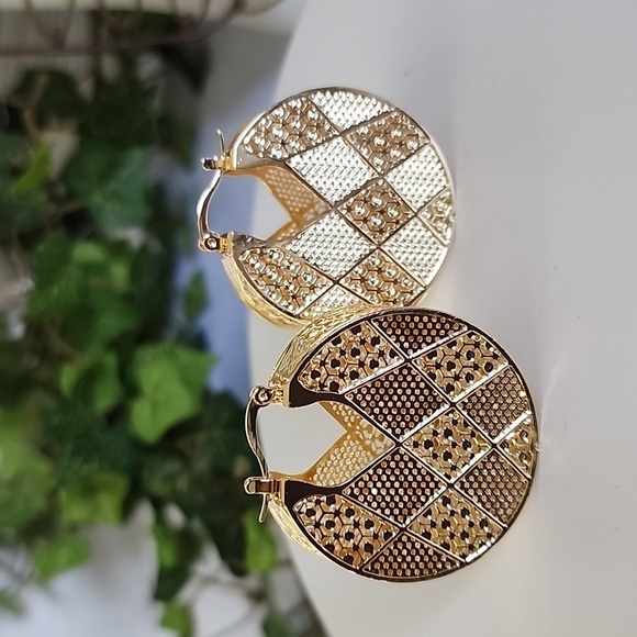 Gold Filled Basket Style Earrings Argyle Design New - Picture 1 of 8